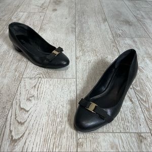 EXPRESSION 8 black ribbon bow block heel pumps
